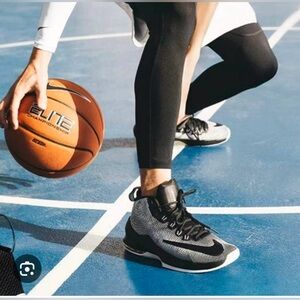 Nike Men's‎ Air Max Infuriate Low Gray Basketball Shoes Size 10